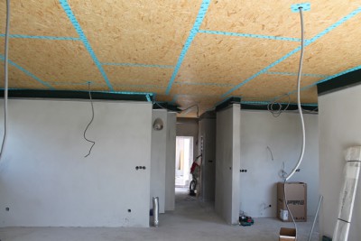 zafúkanie panelových stropných konštrukcií bytových jednotiek